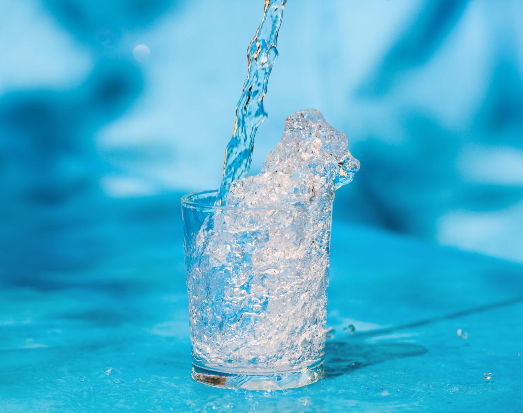 Splashing water from glass